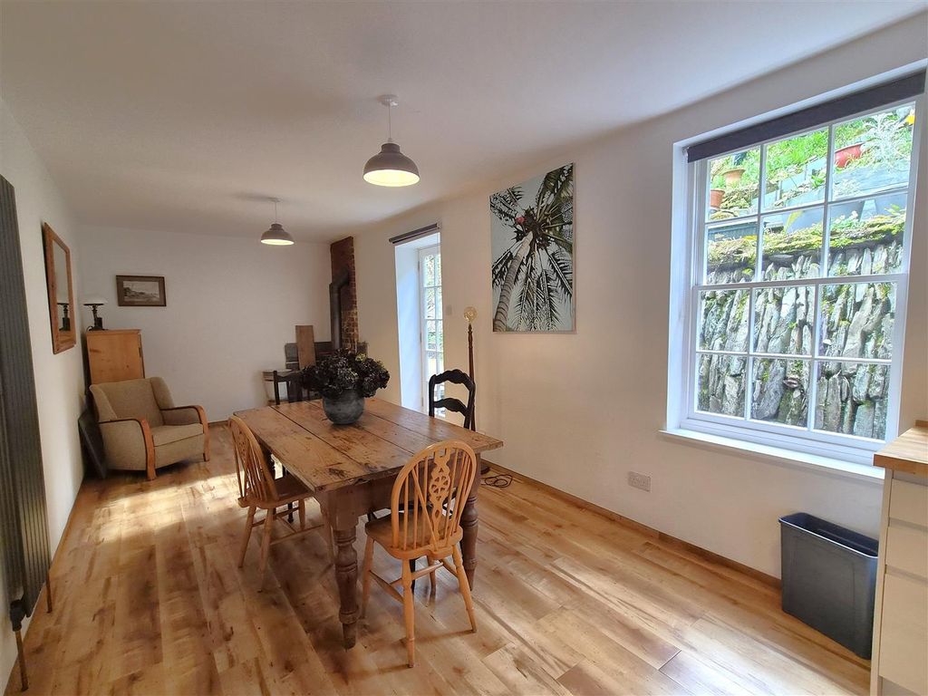 Property photo 2 of 21 Mill End Dining Area