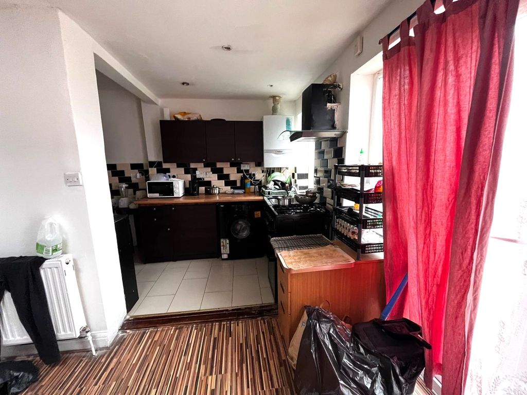 Property photo 3 of 12