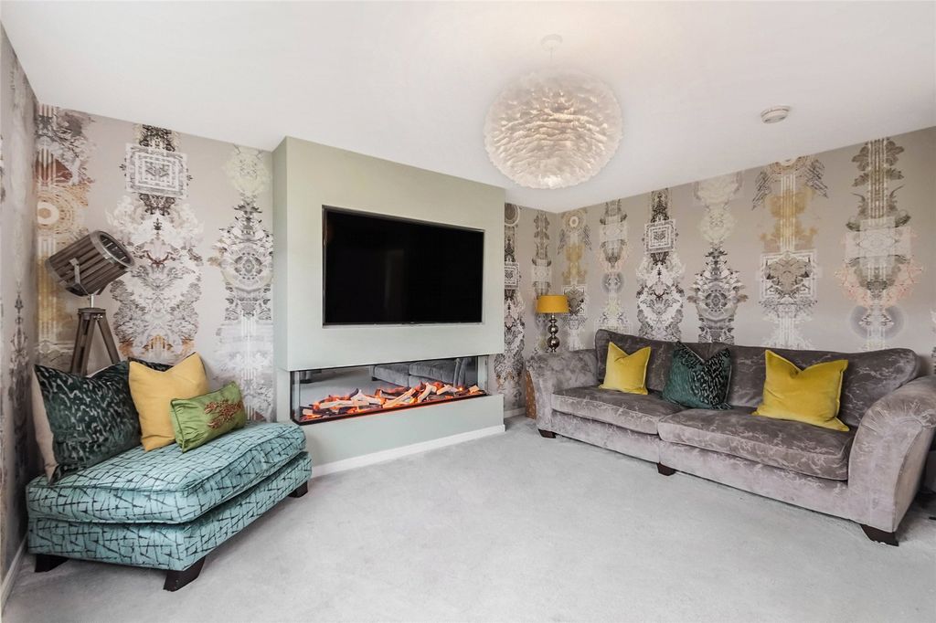 Property photo 3 of 21 Picture No. 24