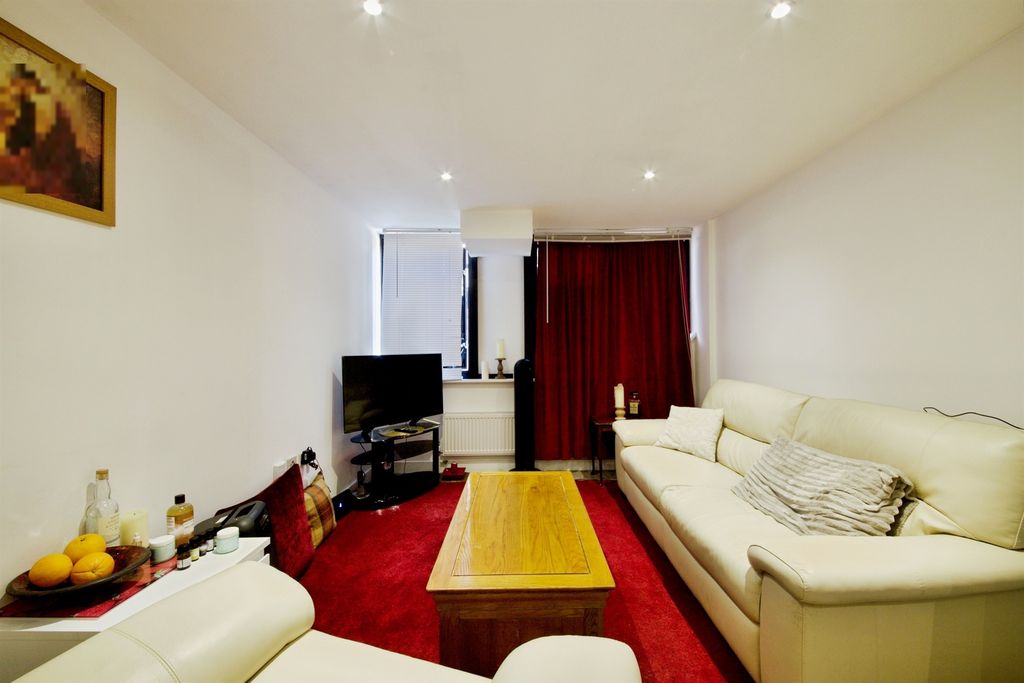 Property photo 2 of 9