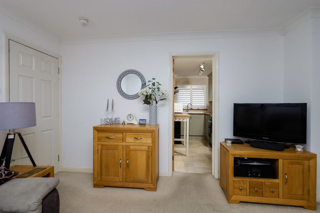 Property photo 3 of 10