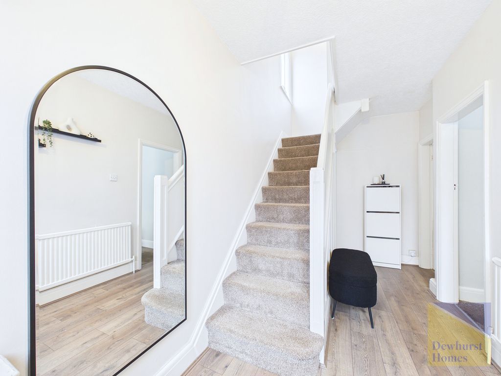 Property photo 2 of 28