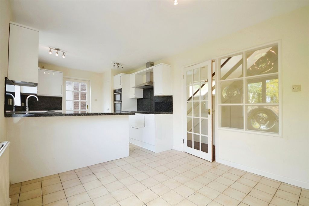 Property photo 3 of 8 Kitchen/Dining Room