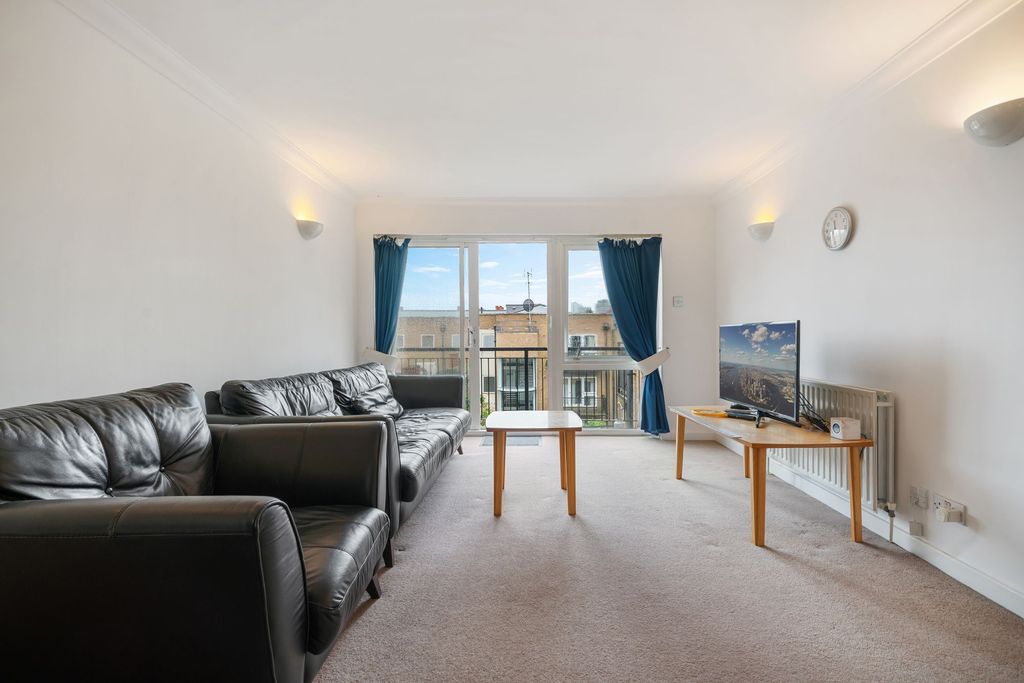 Property photo 2 of 12