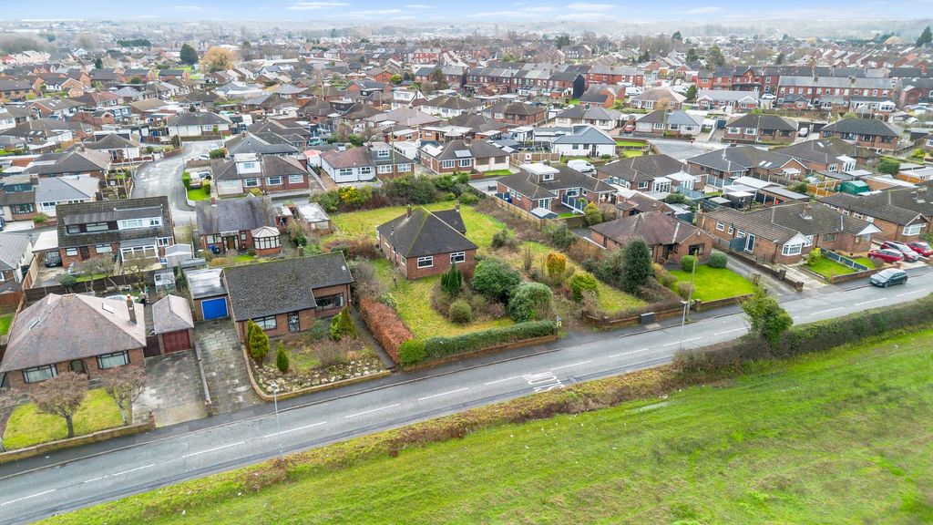 Property photo 2 of 17