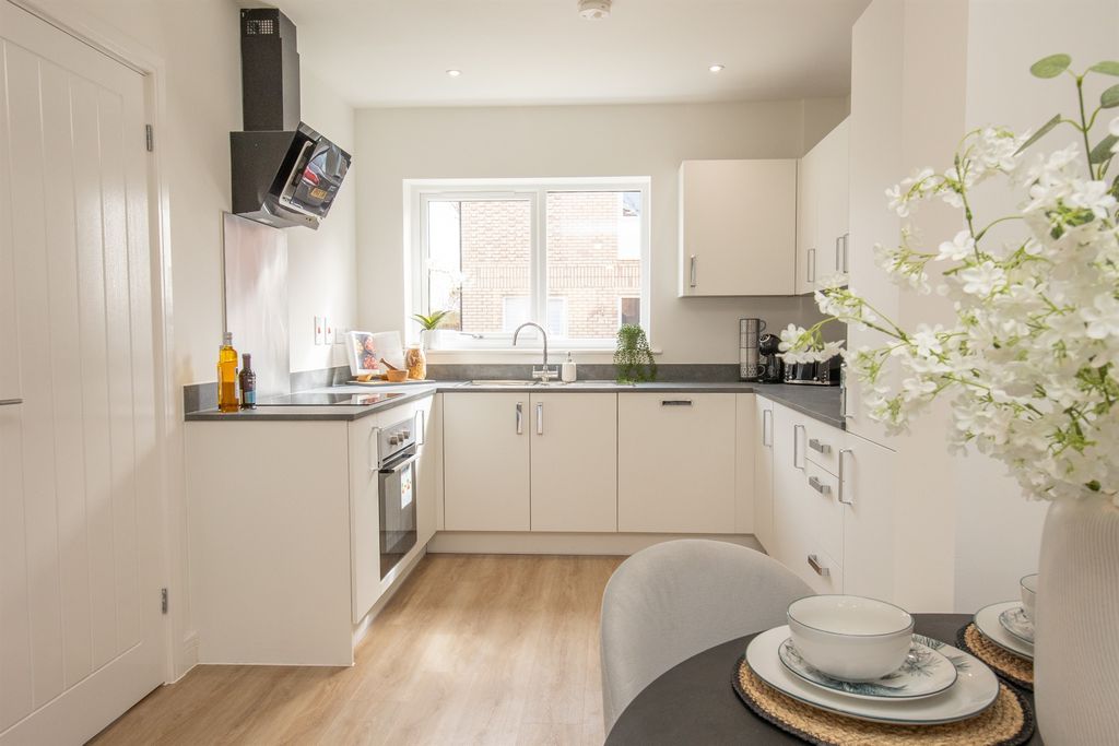 Property photo 2 of 9