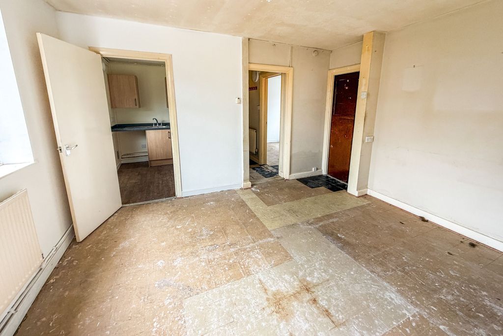 Property photo 2 of 14 Flat 29 Sheldon Road, Chippenham, Wiltshire, Sn14 0Bp