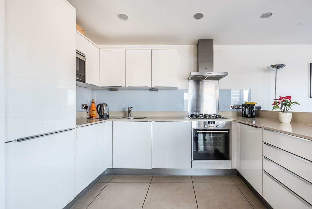 Property photo 2 of 10 Centrus