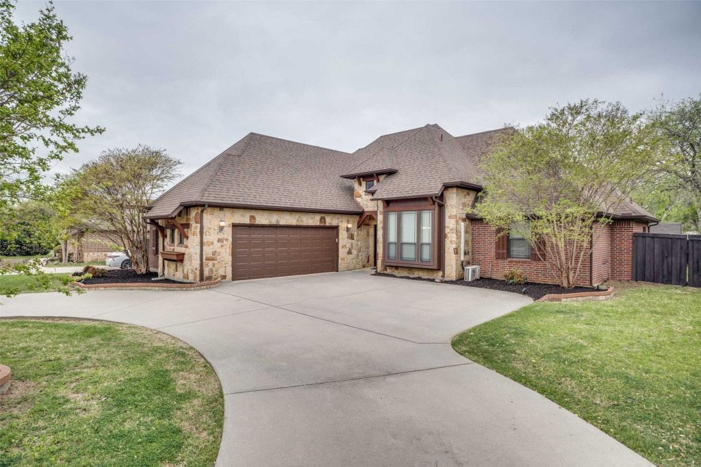 Property photo 1 of 26