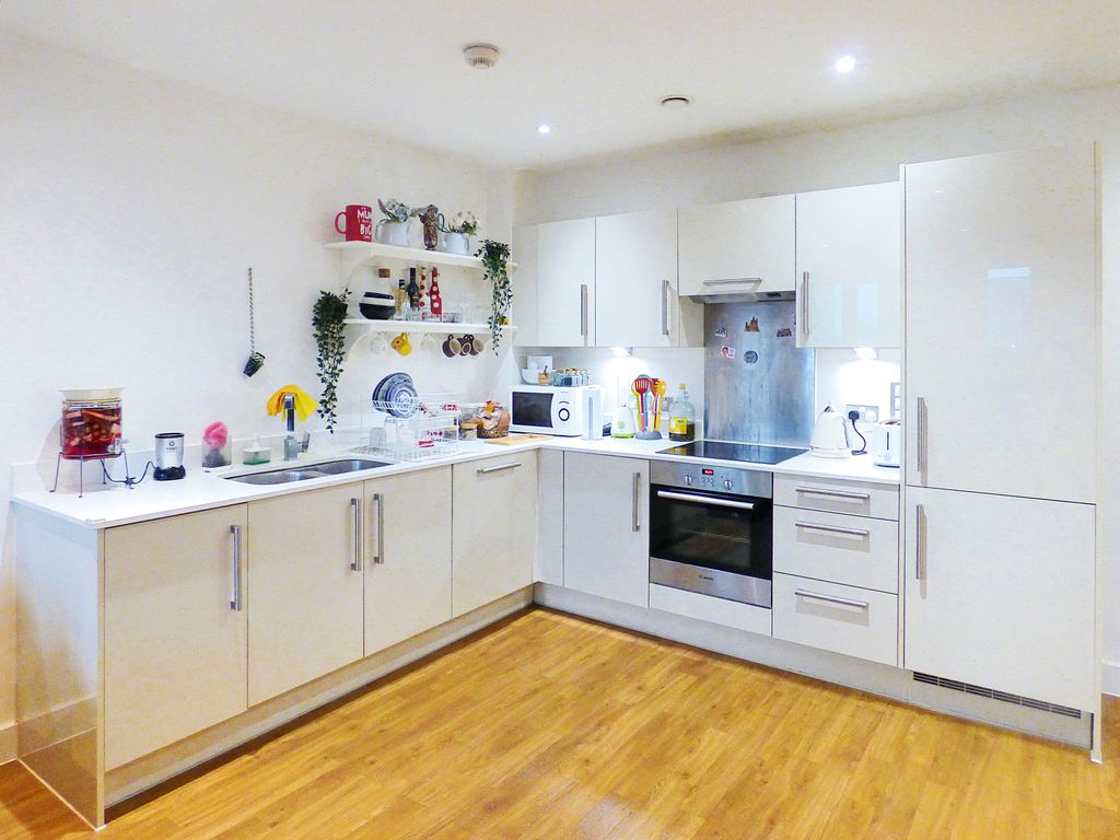 Property photo 3 of 14 Modern Kitchen