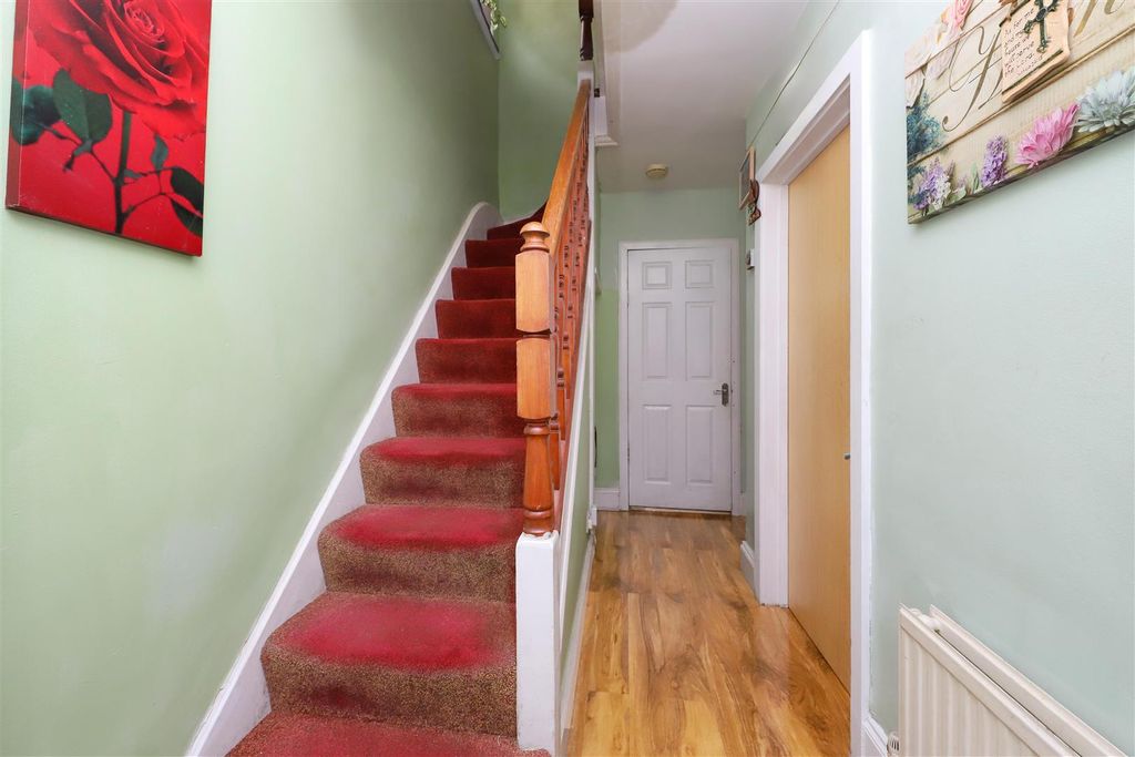 Property photo 3 of 14 Hall