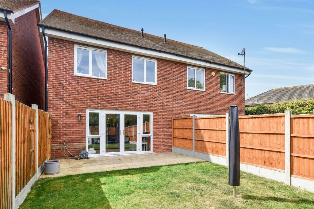 Property photo 1 of 34 Picture No. 27
