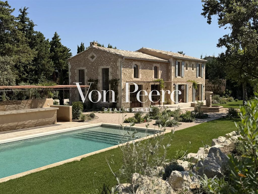 Property photo 1 of 17 Stone House Eygalieres