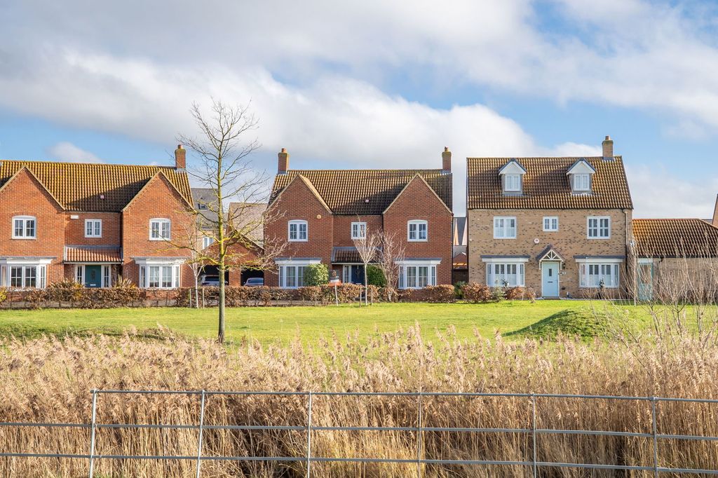 Property photo 1 of 52