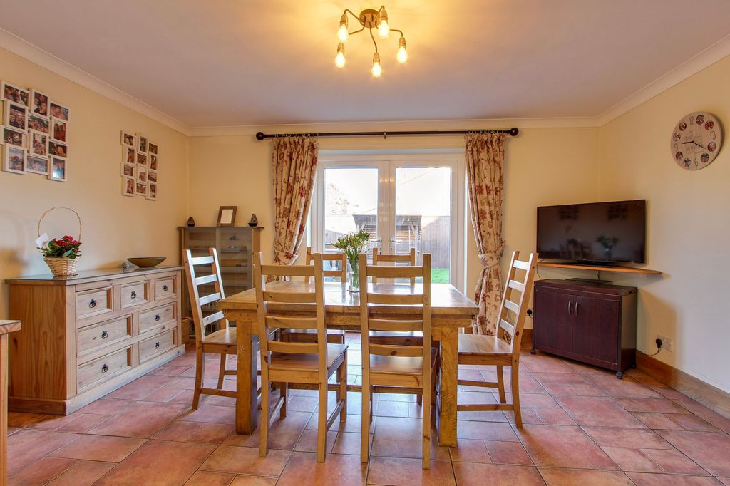 Property photo 3 of 40