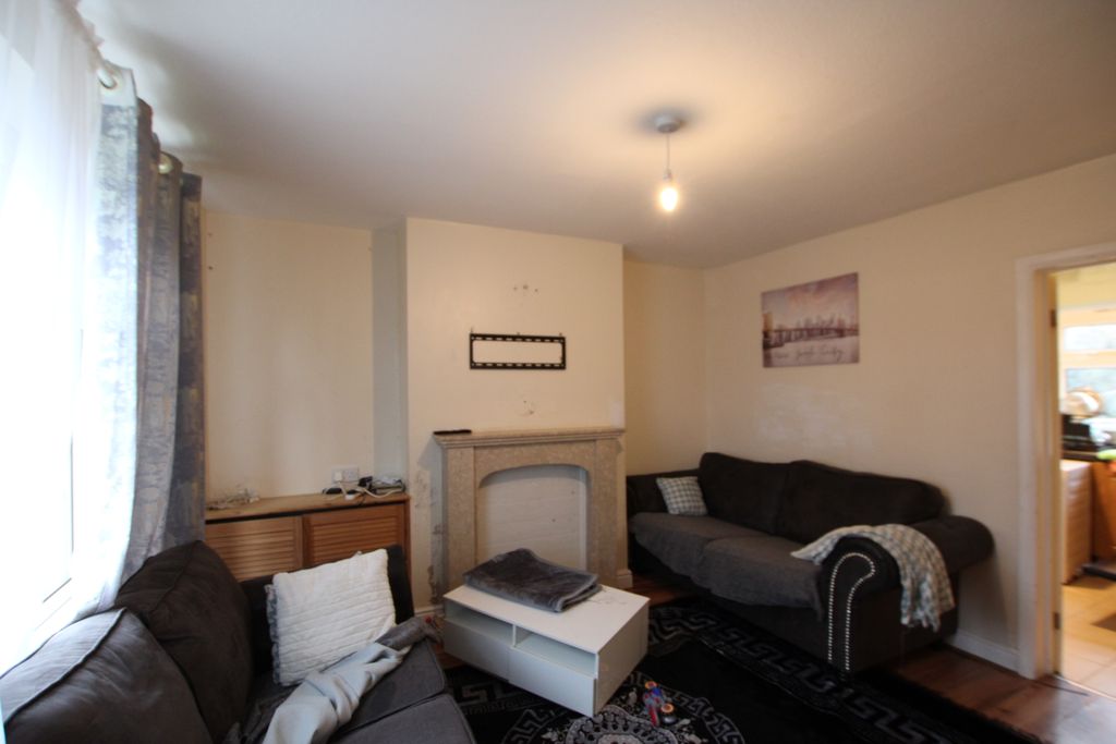 Property photo 2 of 8 Img_7472