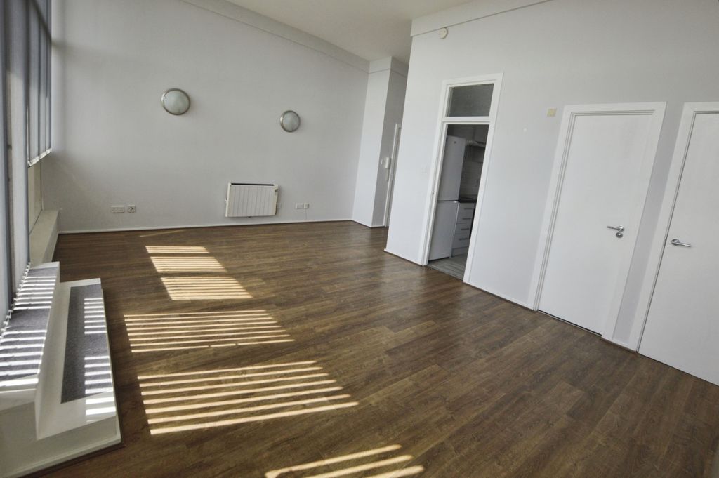 Property photo 3 of 13 Pbox-Img.Jpg