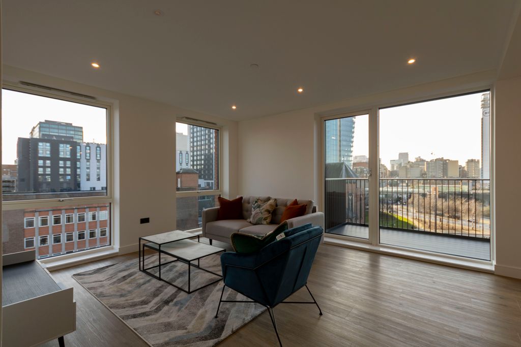 Property photo 2 of 26