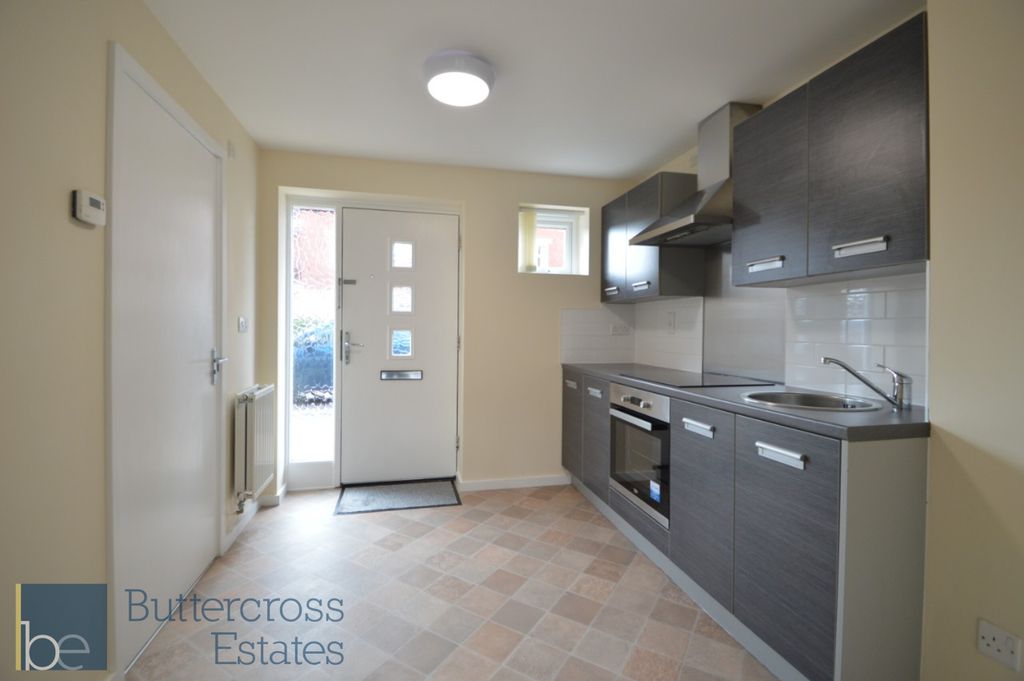 Property photo 3 of 15 Kitchen