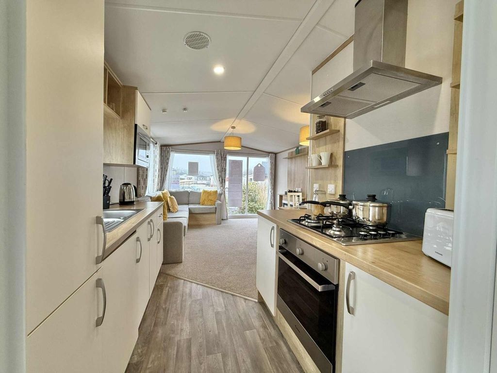 Property photo 1 of 6 Car0053906 - Static Caravan