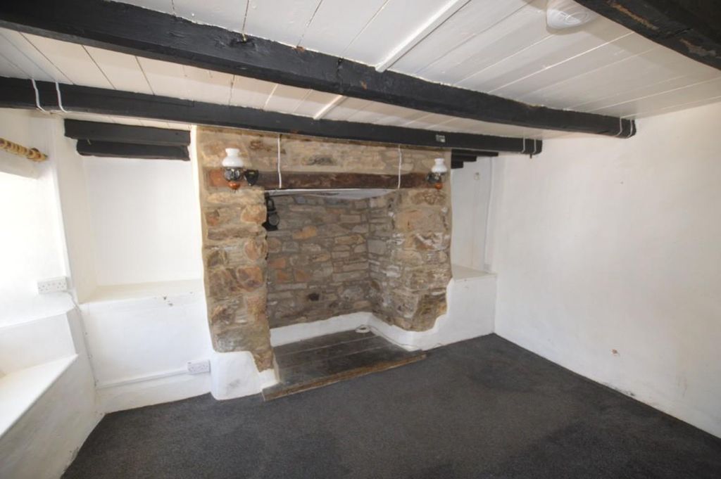 Property photo 2 of 12 Dsc_0003 (Medium).Jpg