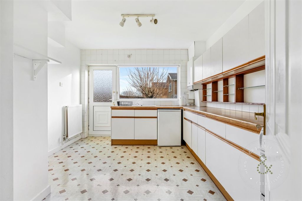 Property photo 2 of 30 Llwyd Coed (17).Jpg