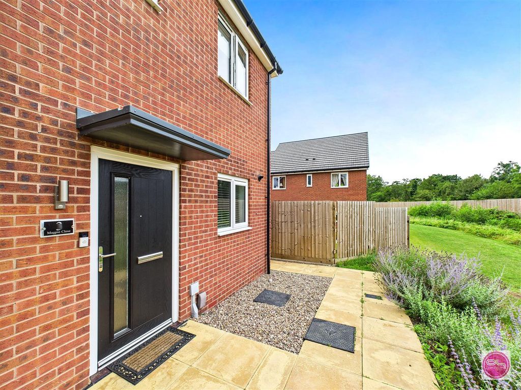Property photo 3 of 27 Magpie Close, Branston  (2).Jpg