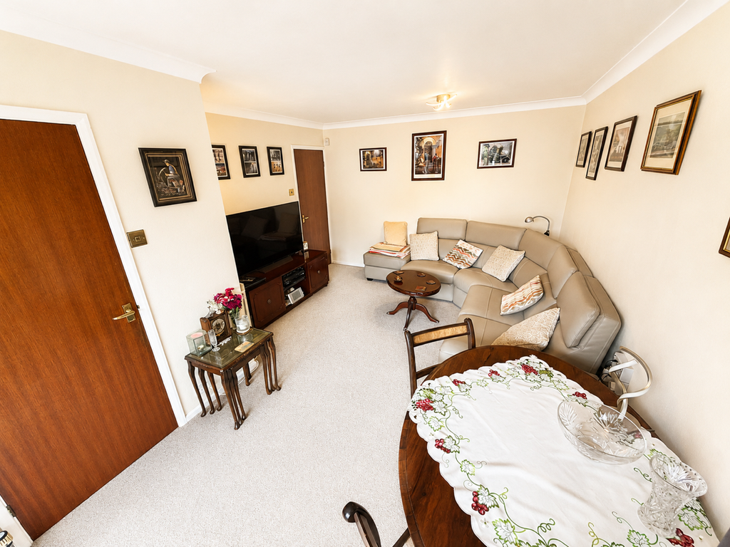 Property photo 3 of 12 0F900D6F-B3Bc-4E2D-B68A-588EE168Cddb