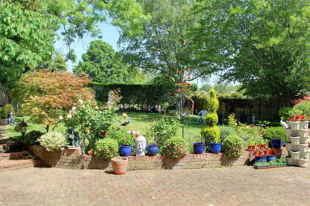 Additional image 6 of 5 bed detached house for saleMymms Drive, Brookmans Park AL9