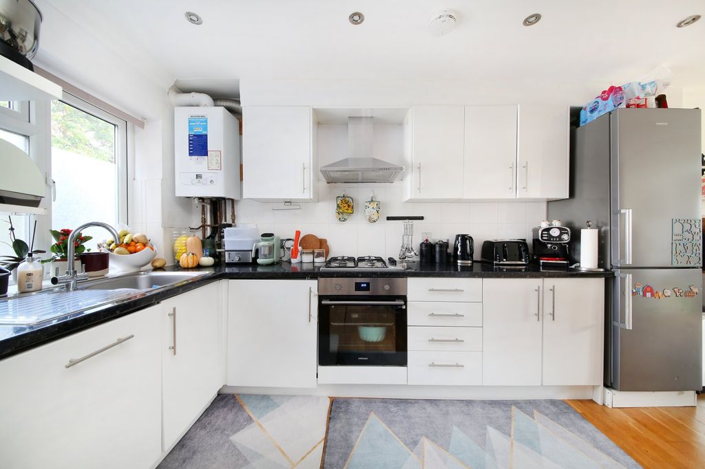 Property photo 2 of 16