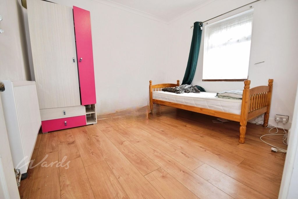 Property photo 3 of 8 Dale Lounge