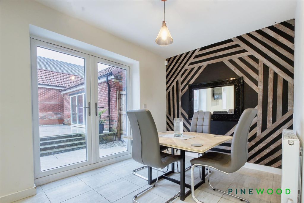 Property photo 3 of 31