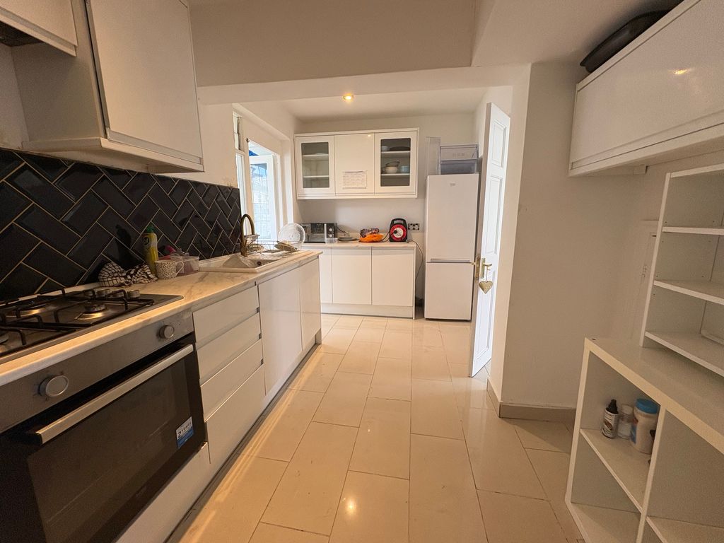 Property photo 3 of 9 Img_6130