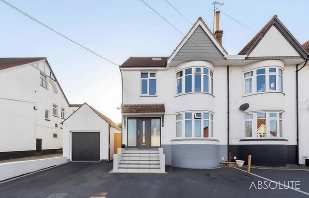 Property photo 1 of 32