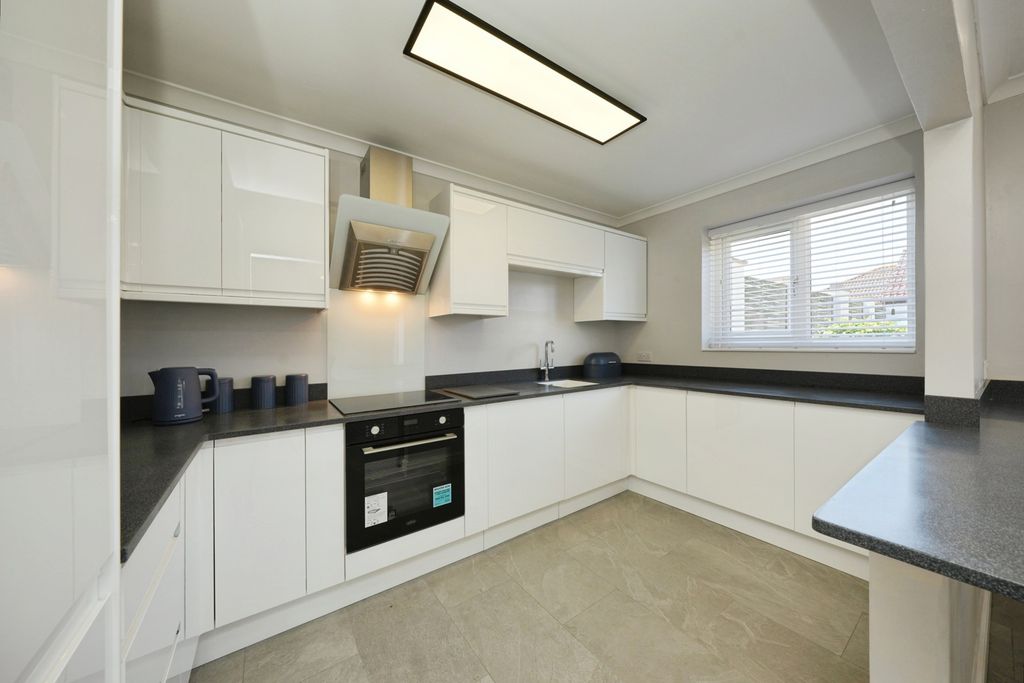 Property photo 3 of 18 Pbox-Img.Jpg