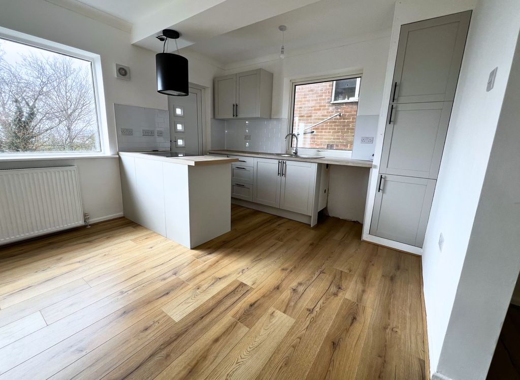 Property photo 2 of 18 Gallery