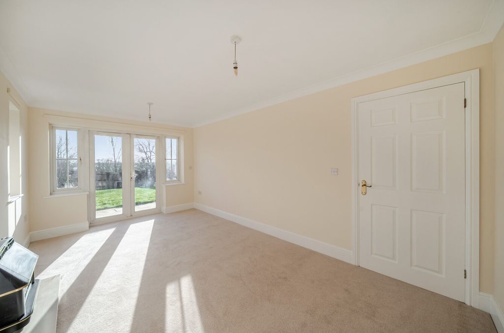 Property photo 3 of 24 Living Room