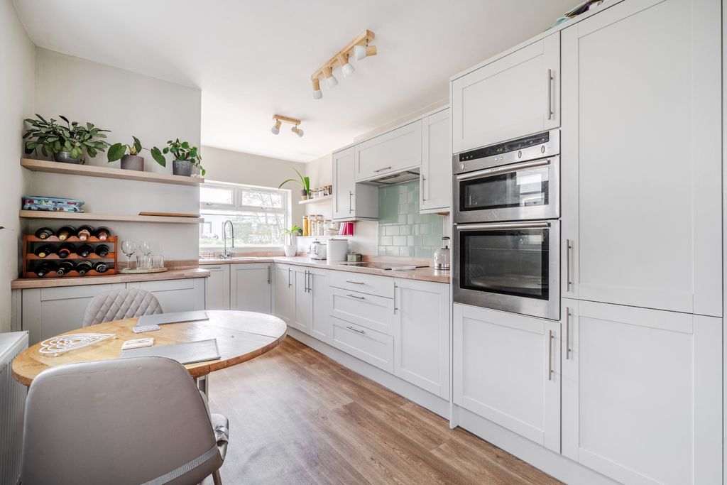 Property photo 2 of 20 1442320-20-69Dd295E08048