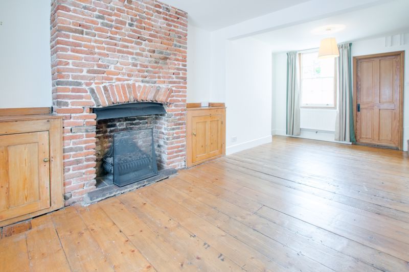 Property photo 3 of 11 Photo 2