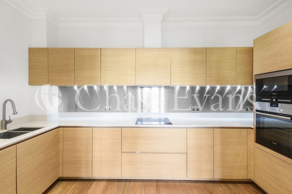 Property photo 3 of 14 Kitchen