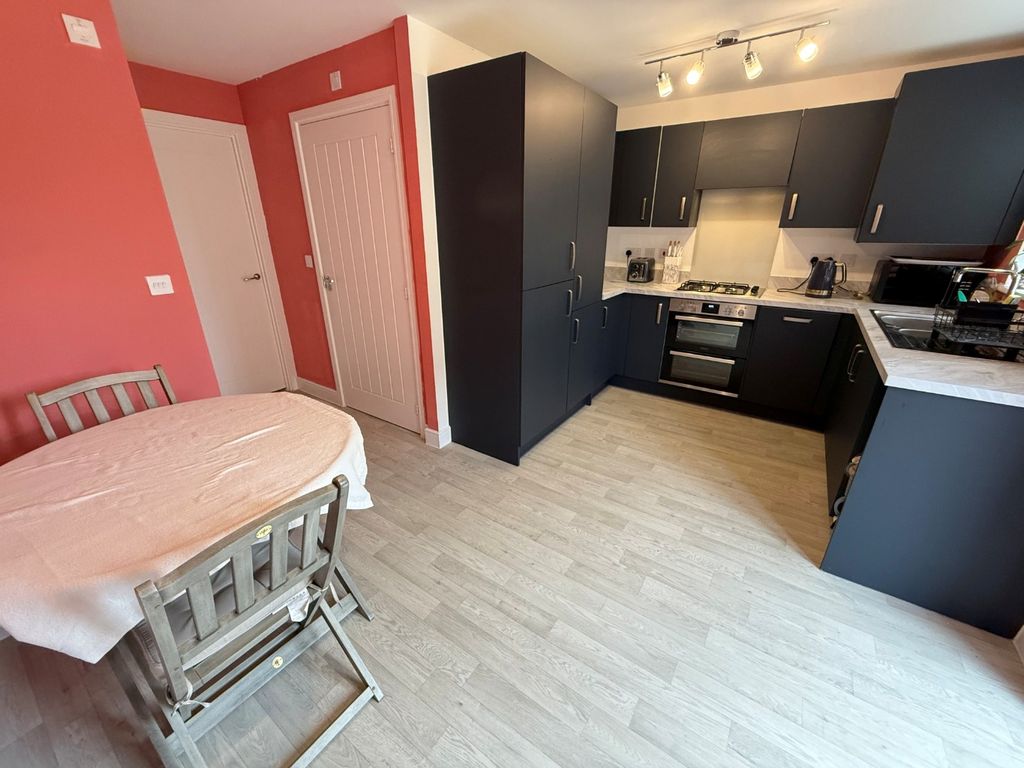 Property photo 3 of 16 4031354
