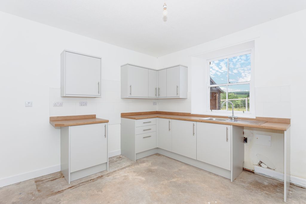 Property photo 3 of 36 Kitchen