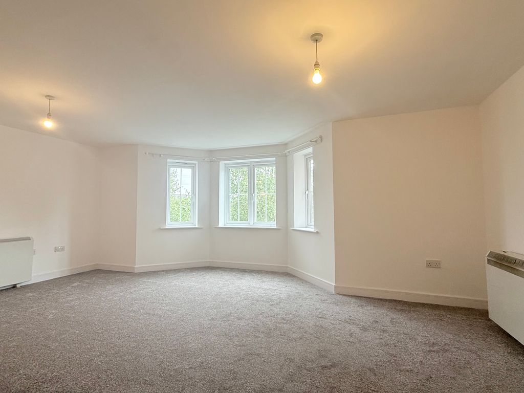 Property photo 3 of 9 Living Room