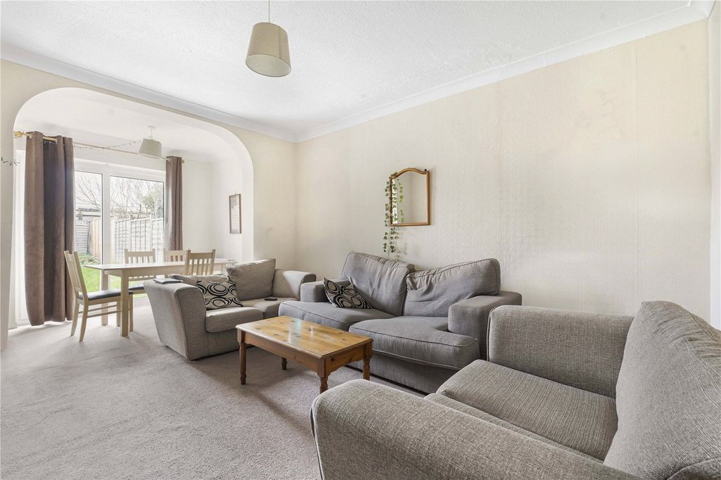 Property photo 2 of 11 Sitting Room