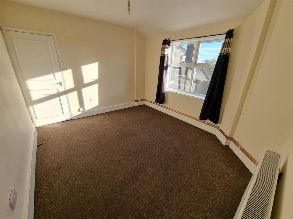 Property photo 3 of 5 Lounge .Jpg