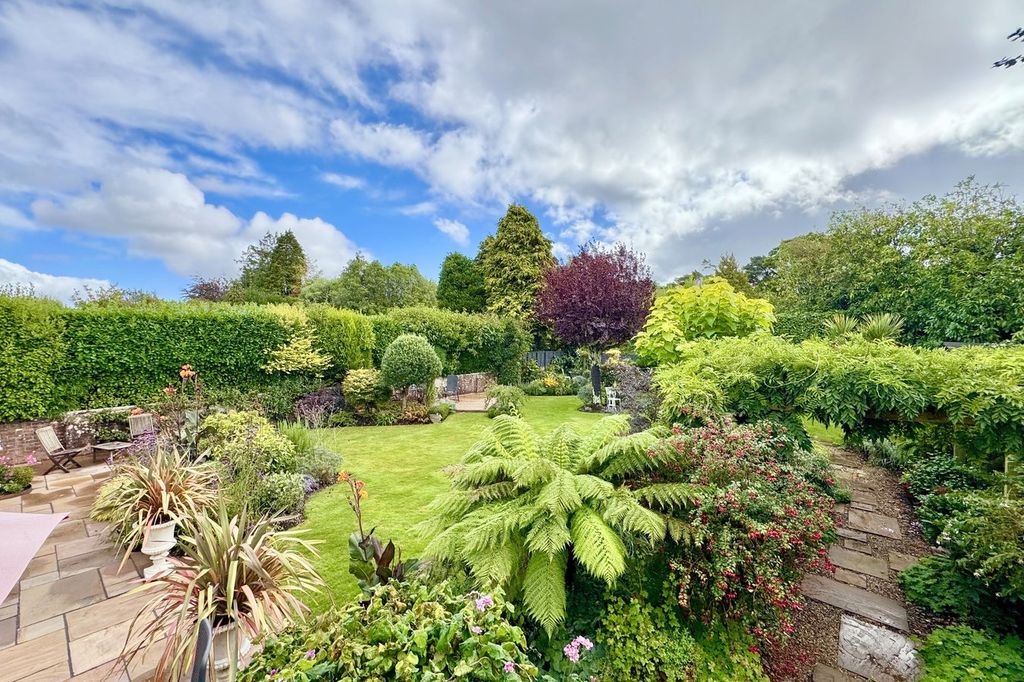 Property photo 3 of 32