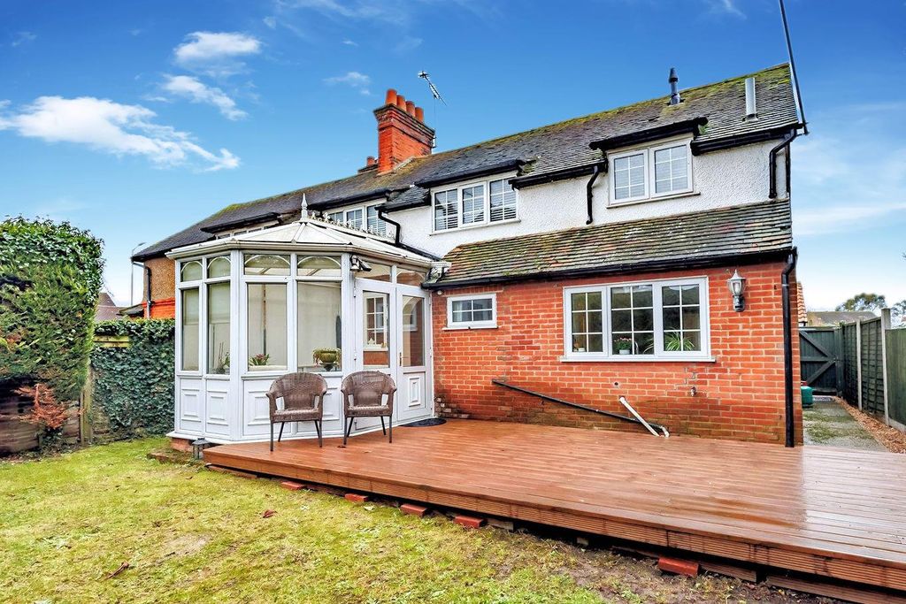 Property photo 2 of 28 223, High Road (26).Jpg