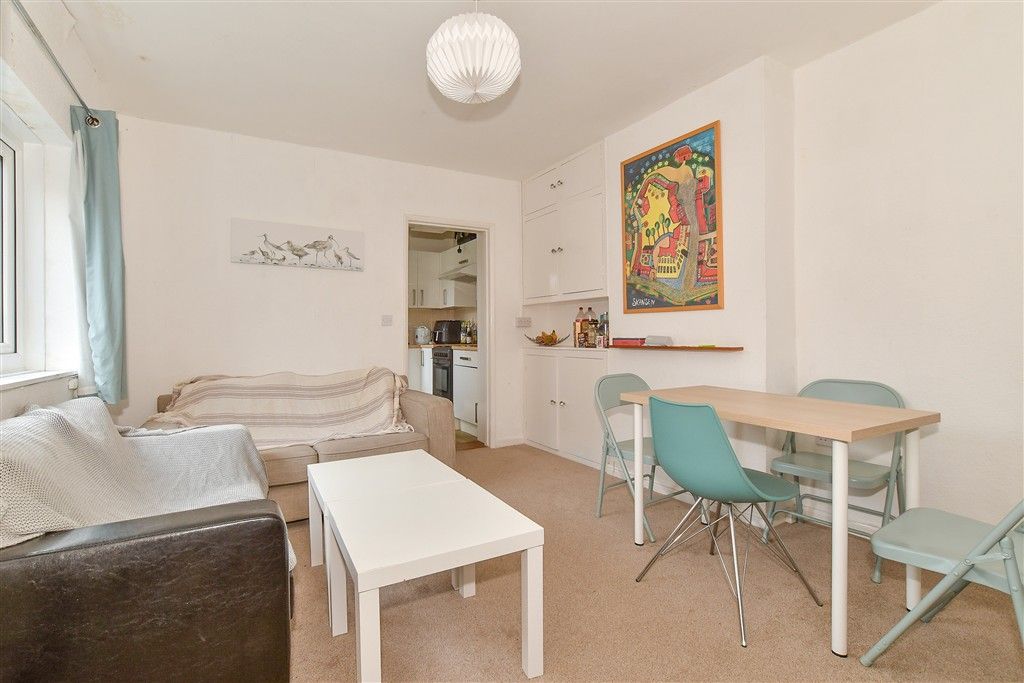 Property photo 2 of 8 Lounge