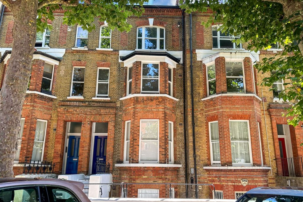 Property photo 2 of 9 Flat D, 222 Randolph Avenue, Maida Vale, London W9 1Pf