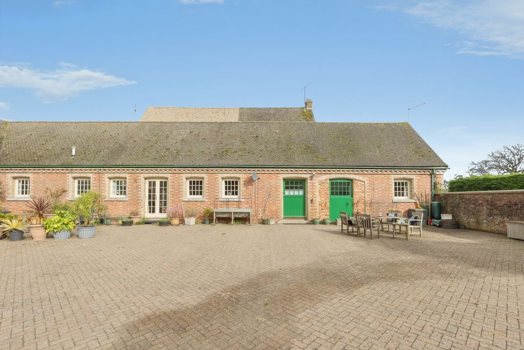 Property photo 1 of 19 Pbox-Img.Jpg